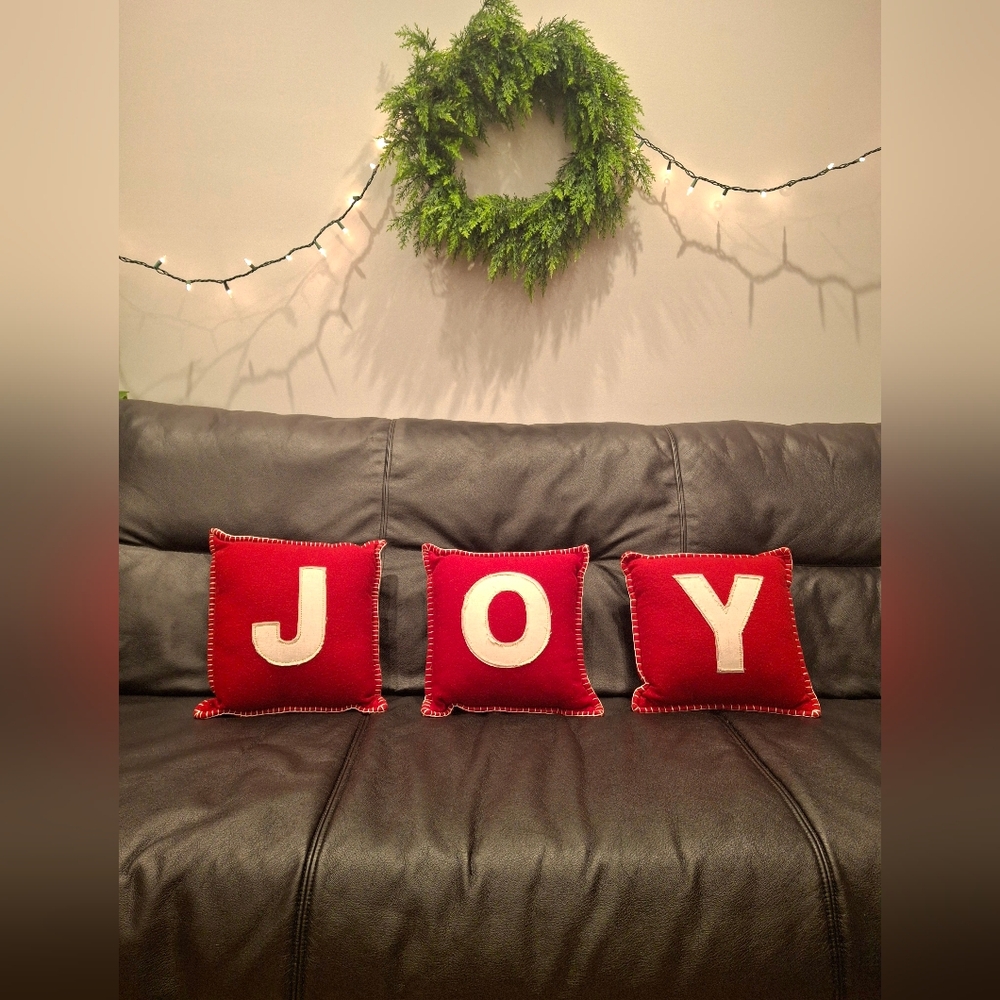 Red Holiday JOY Pillow Set